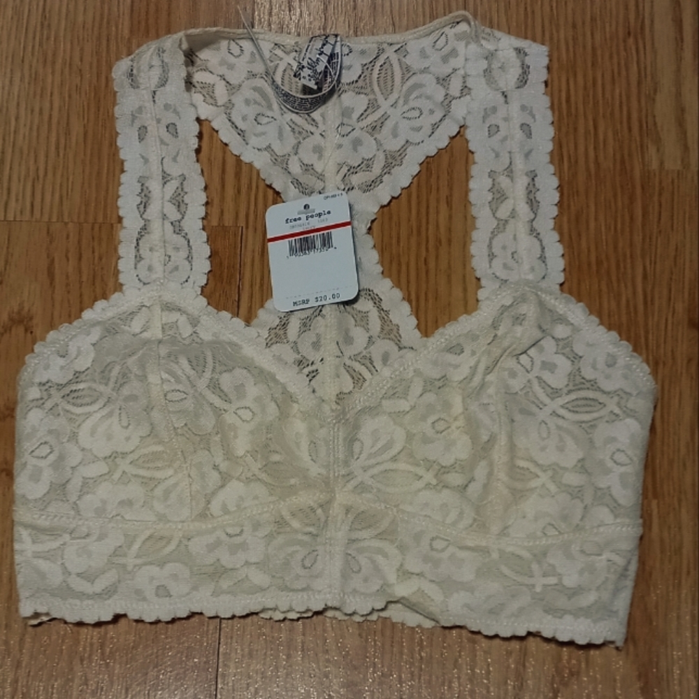 Free People Intimately NWT. Size xs. Ivory Brami.